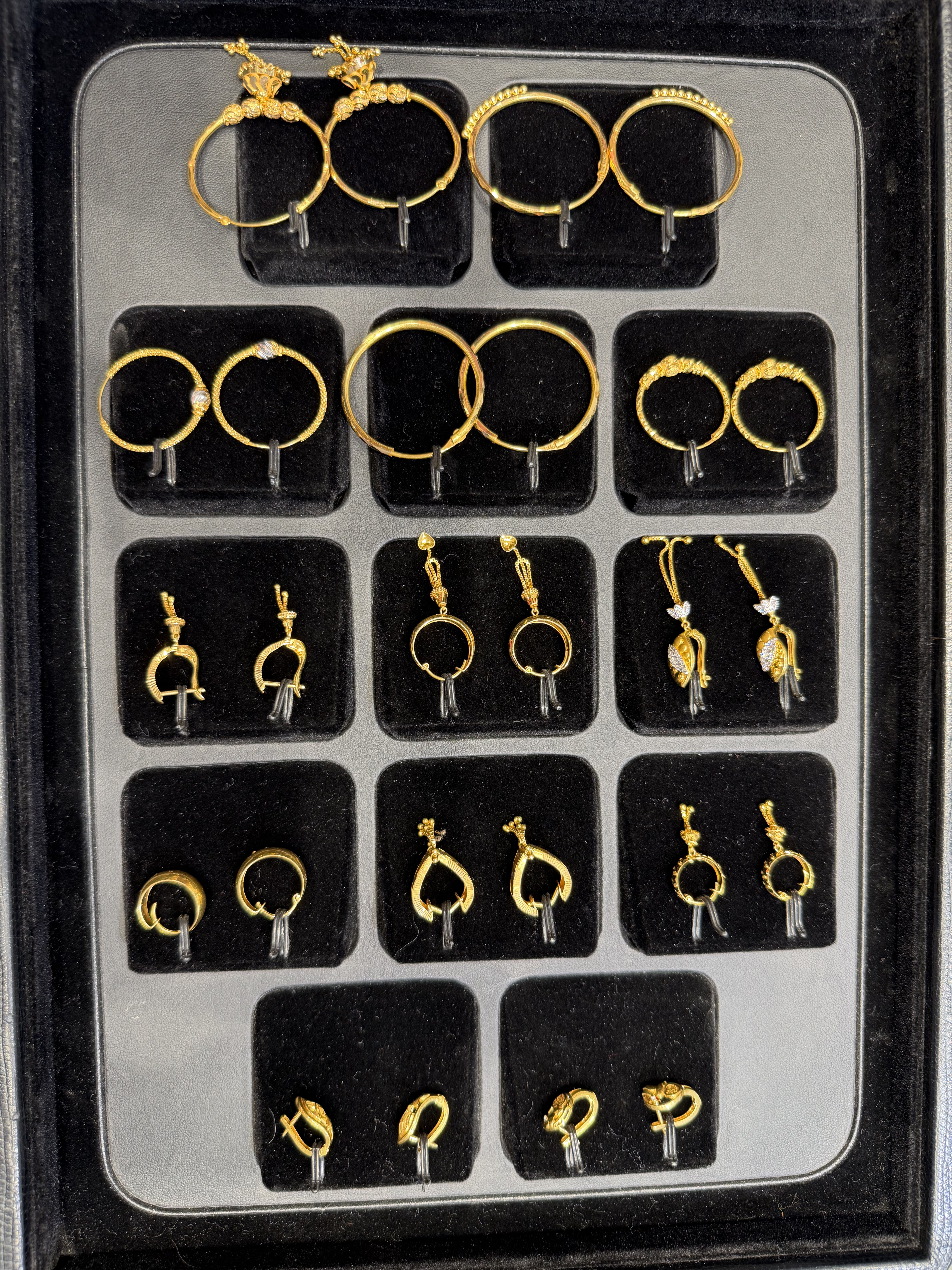 Collection earrings piece