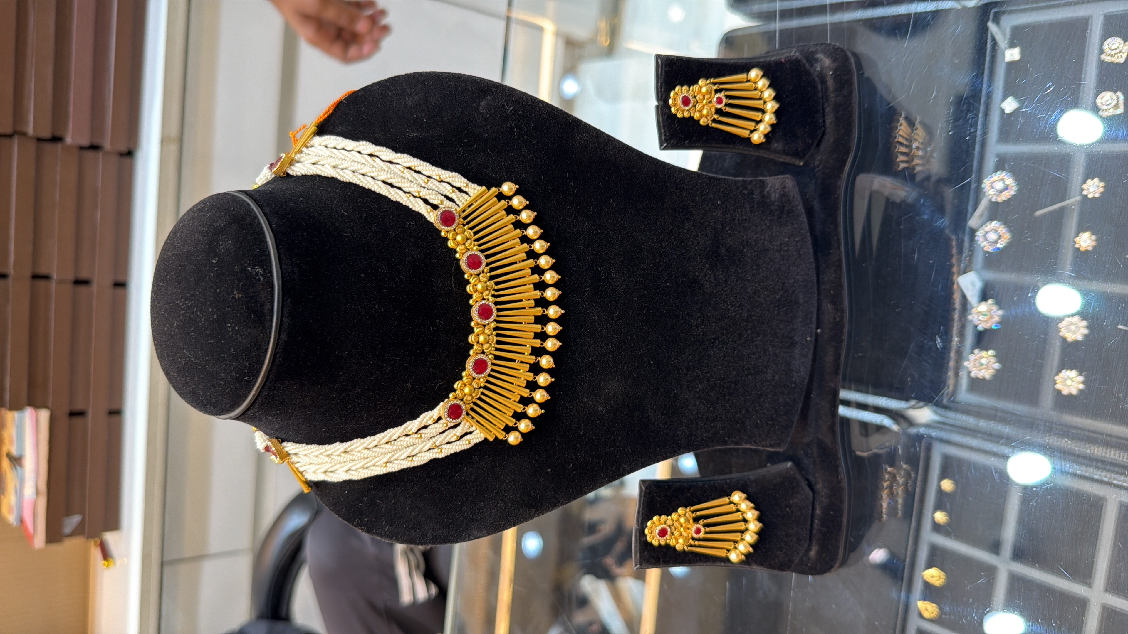 Collection necklace piece
