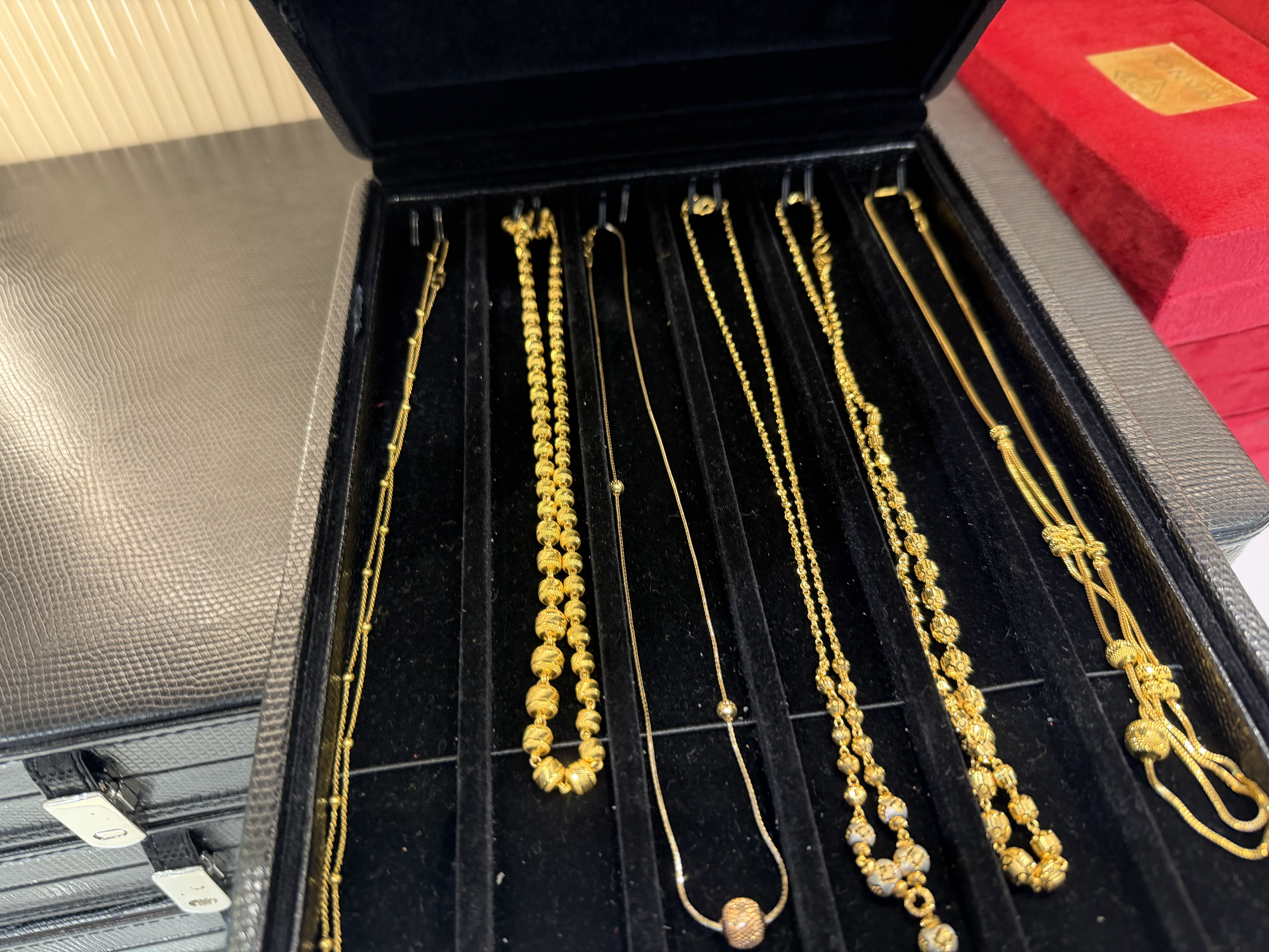 Collection necklace piece