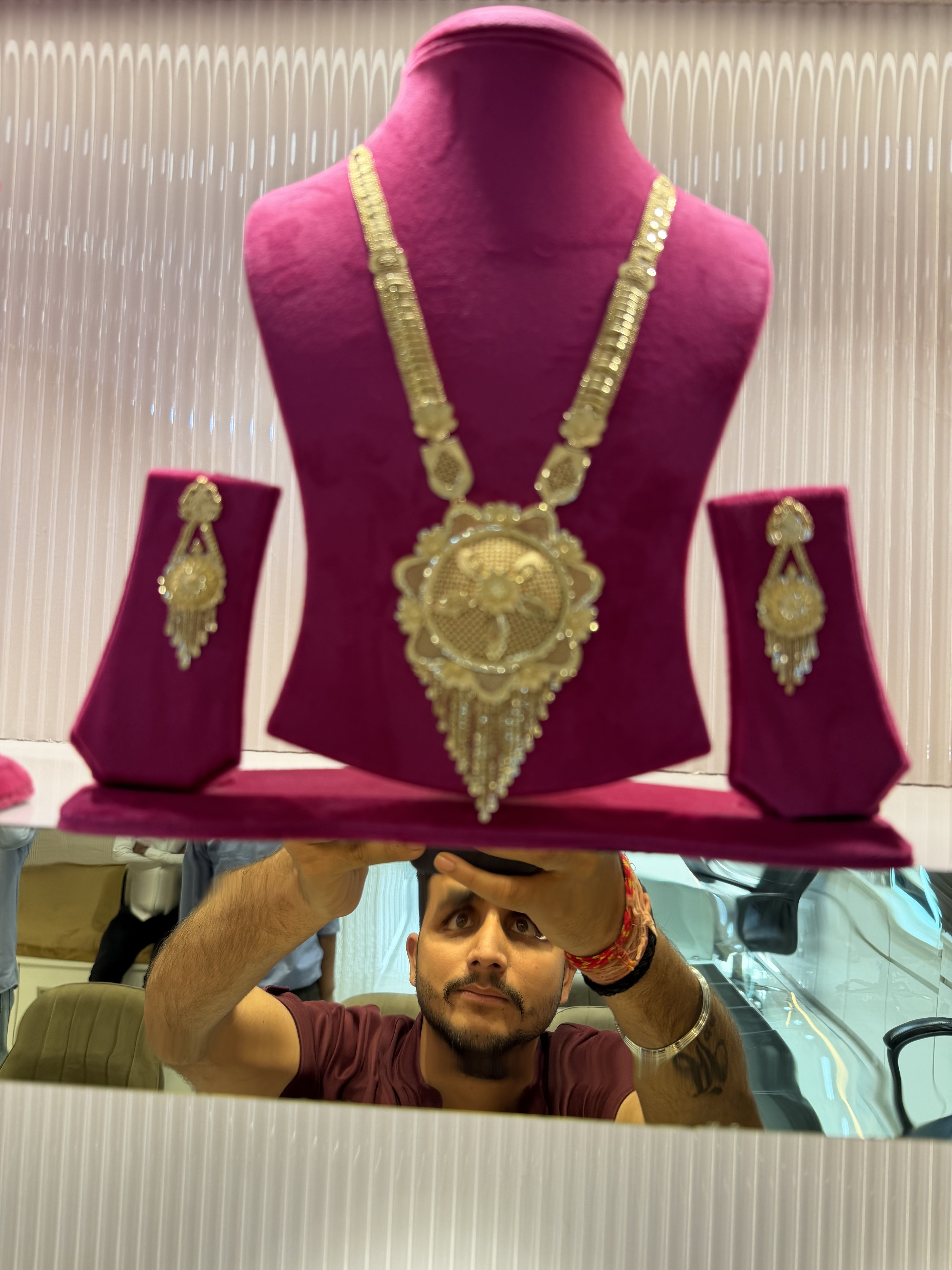 Collection necklace piece