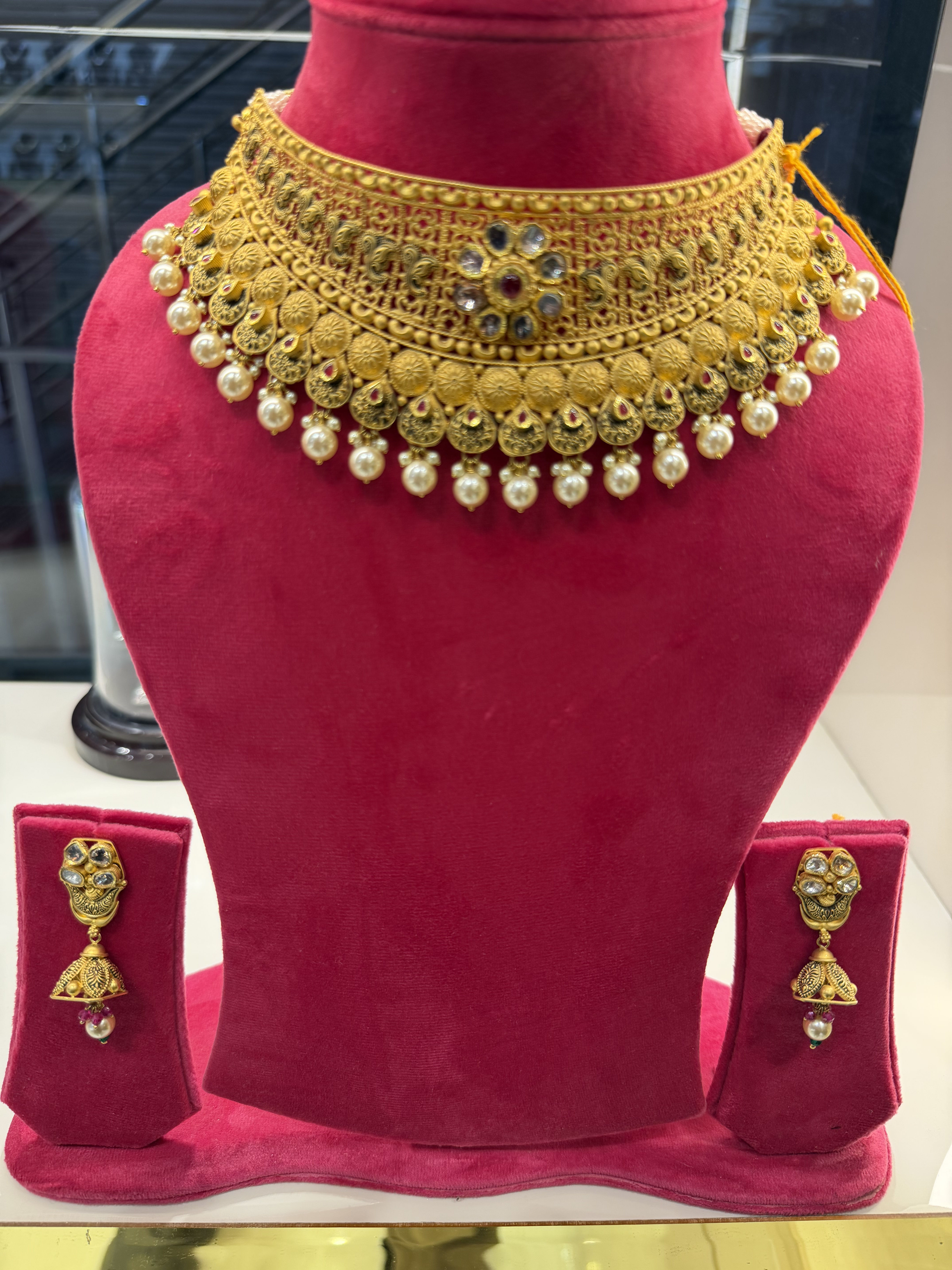 Collection necklace piece