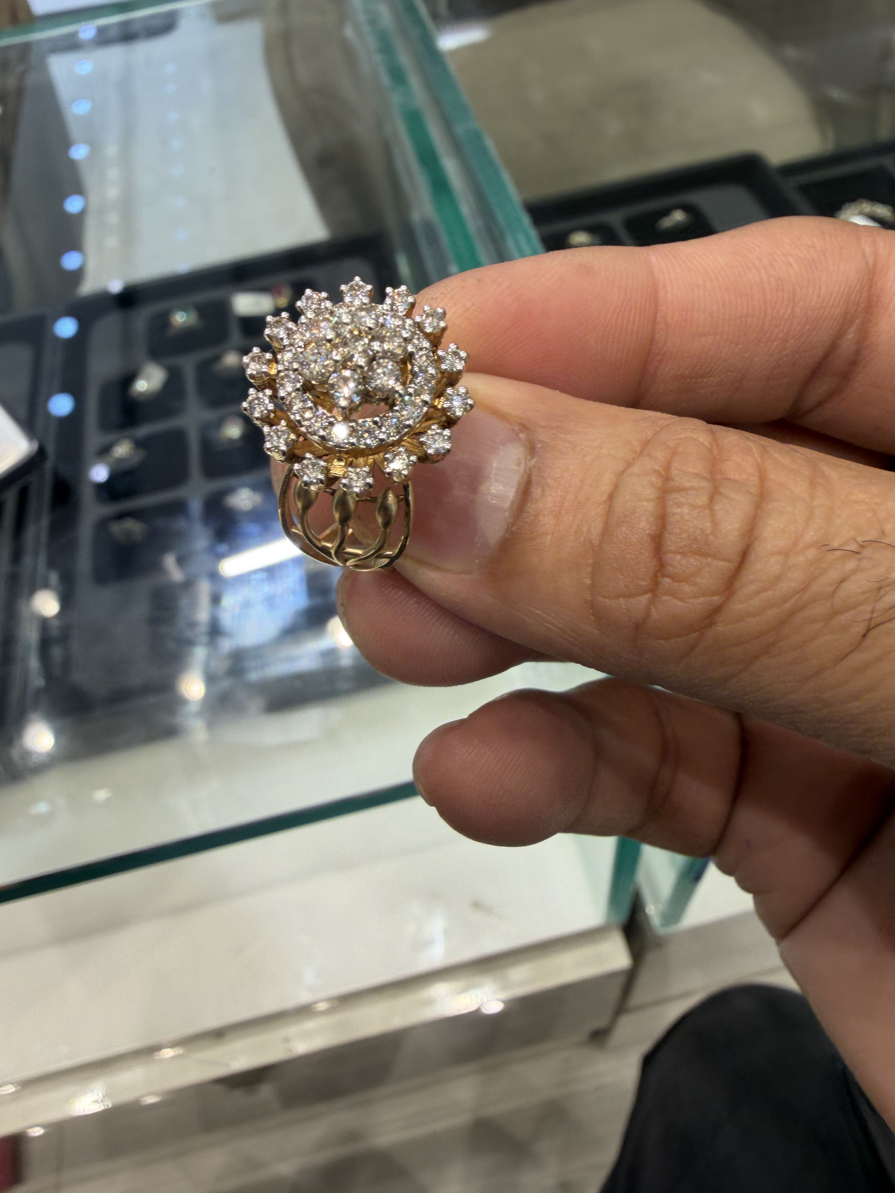 Collection rings piece