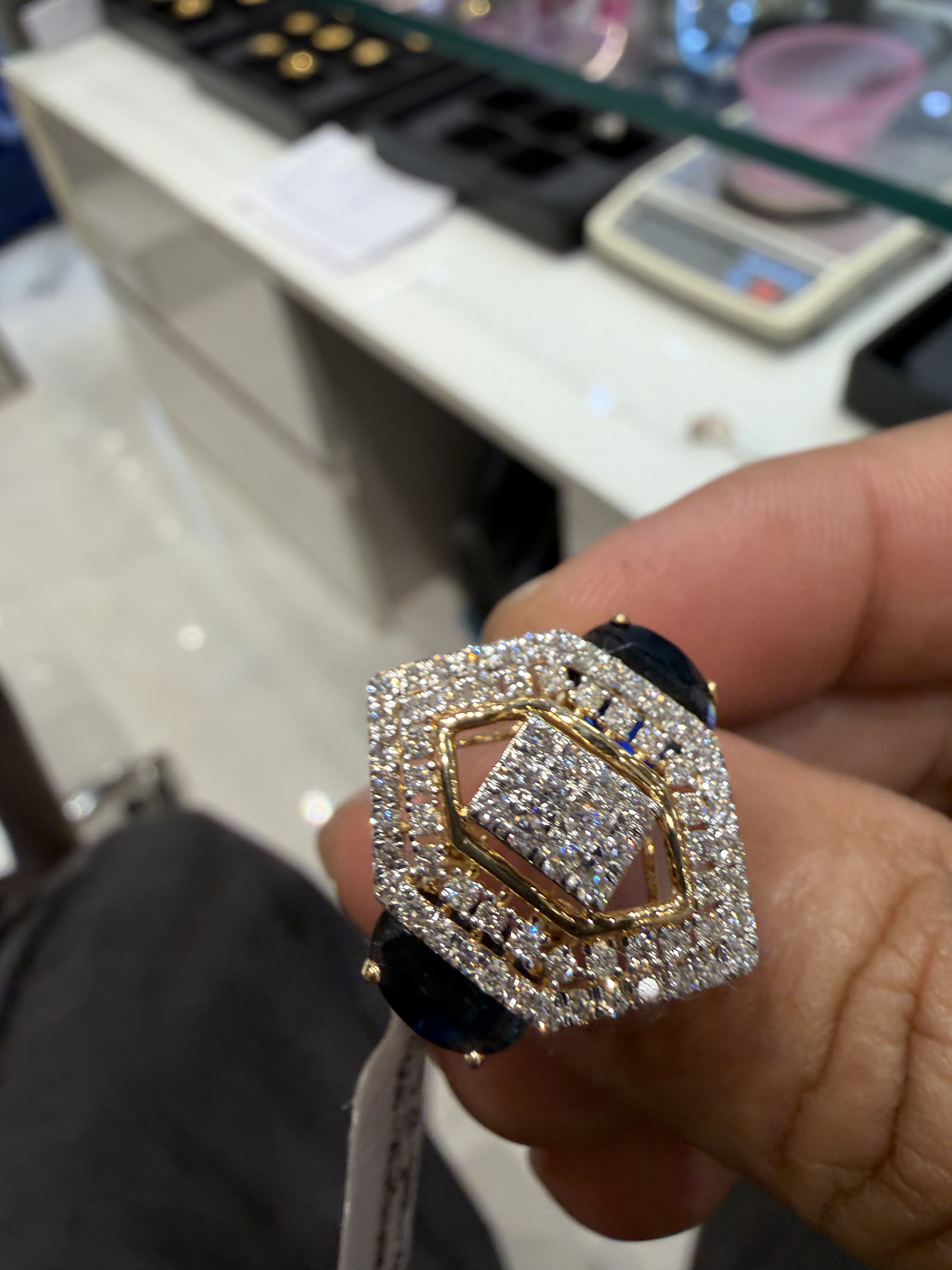 Collection rings piece